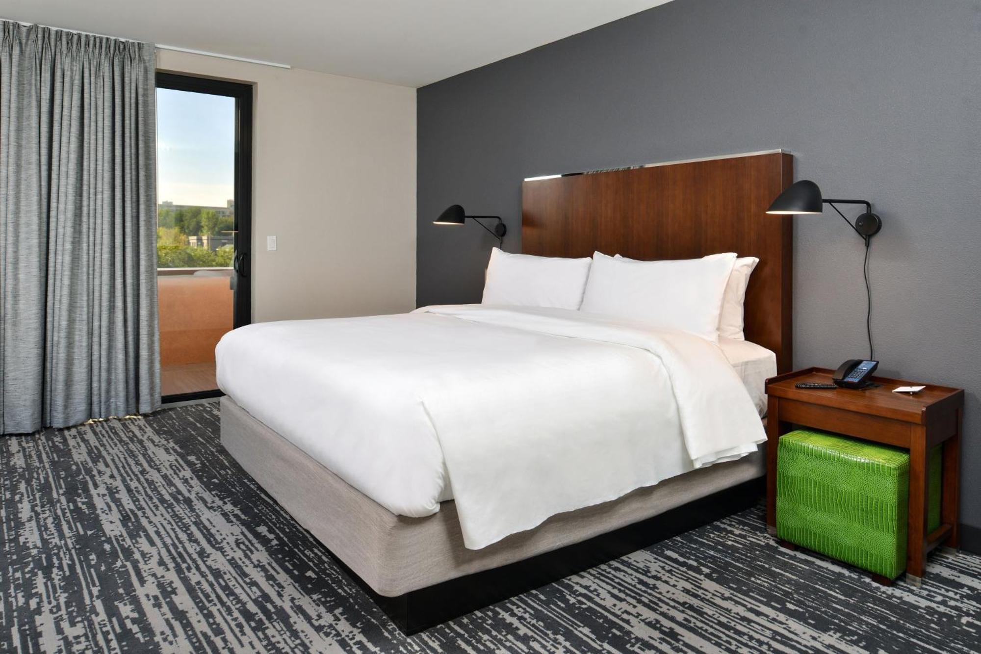 Four Points By Sheraton Omaha Midtown Exterior foto