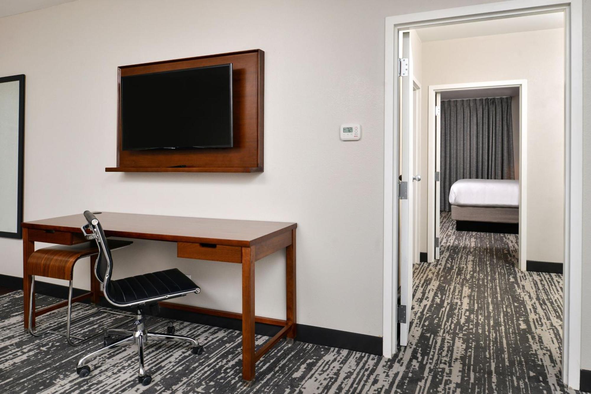 Four Points By Sheraton Omaha Midtown Exterior foto